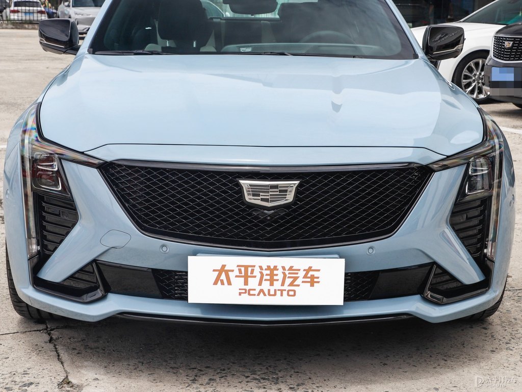 逐風(fēng)藍(lán)凱迪拉克CT5車頭外觀圖片