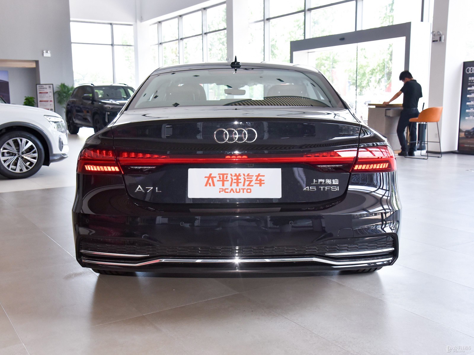 奧迪A7L外觀高清大圖