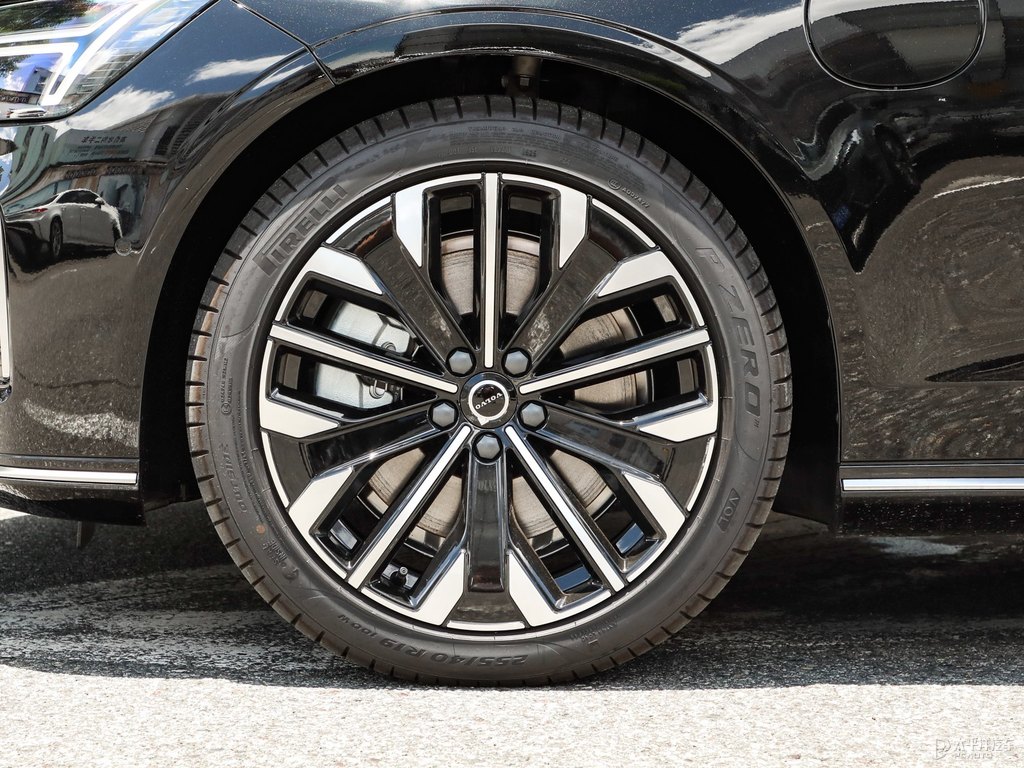 瑪瑙黑沃爾沃S90新能源車身外觀圖片