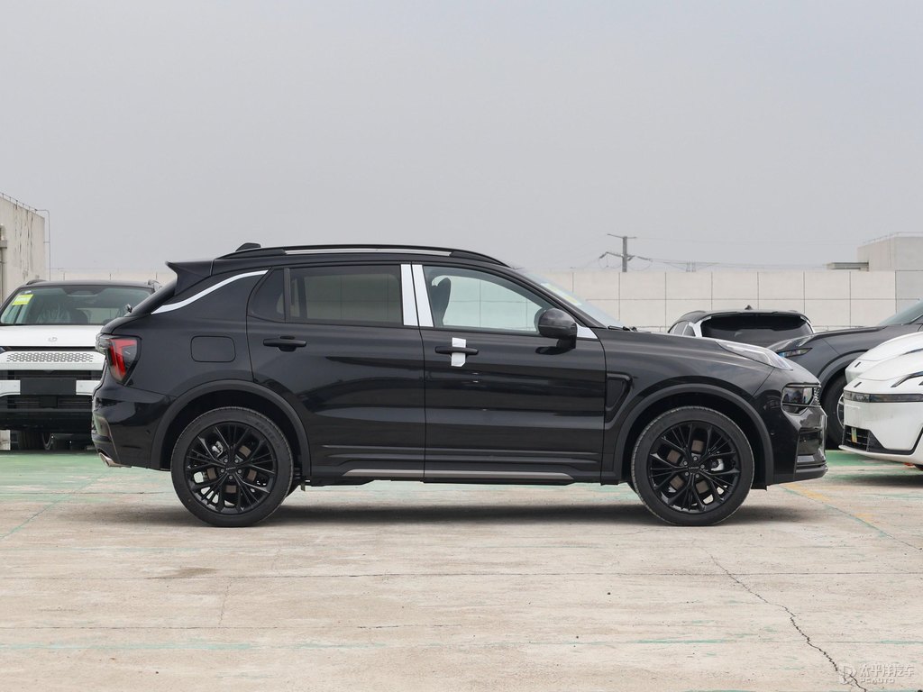 黑色領(lǐng)克01整車外觀外觀圖片
