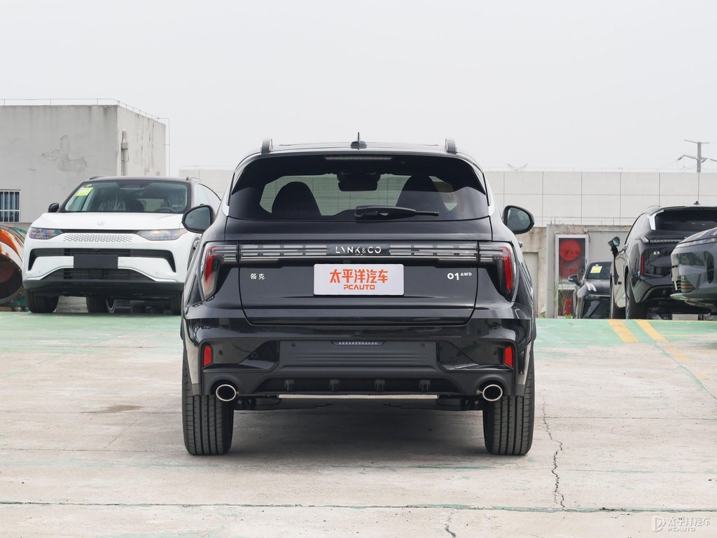黑色領(lǐng)克01整車(chē)外觀外觀圖片