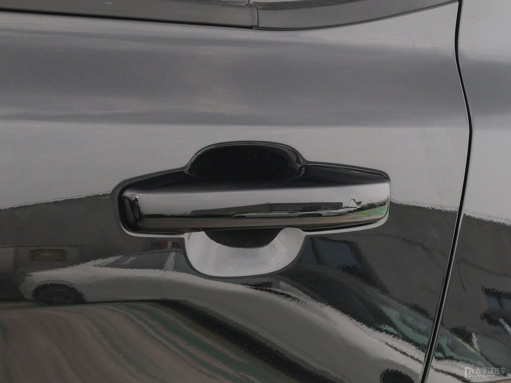 黑色領克01車身外觀圖片