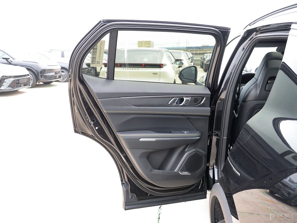 黑色領克01車廂內飾圖片