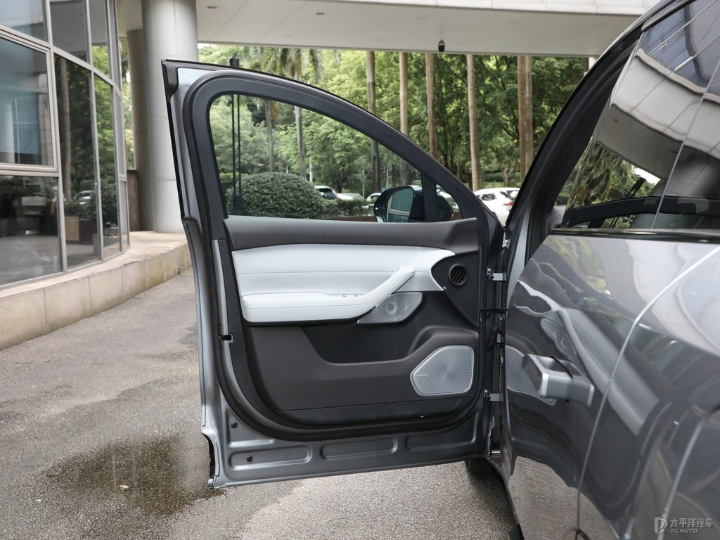 月輝銀蔚來(lái)ES6車廂內(nèi)飾圖片