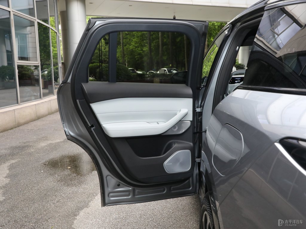 月輝銀蔚來(lái)ES6車廂內(nèi)飾圖片