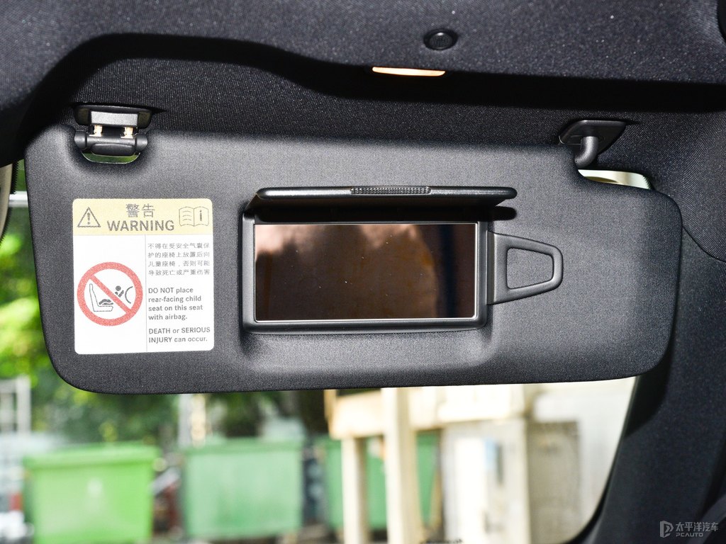 紅寶石黑色奔馳E級車廂內(nèi)飾圖片