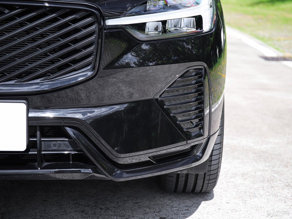 瑪瑙黑沃爾沃XC60車頭外觀圖片