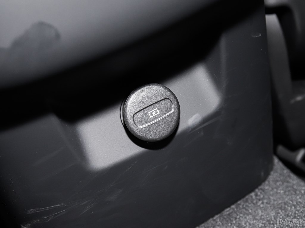 瑪瑙黑沃爾沃XC60座椅內(nèi)飾圖片