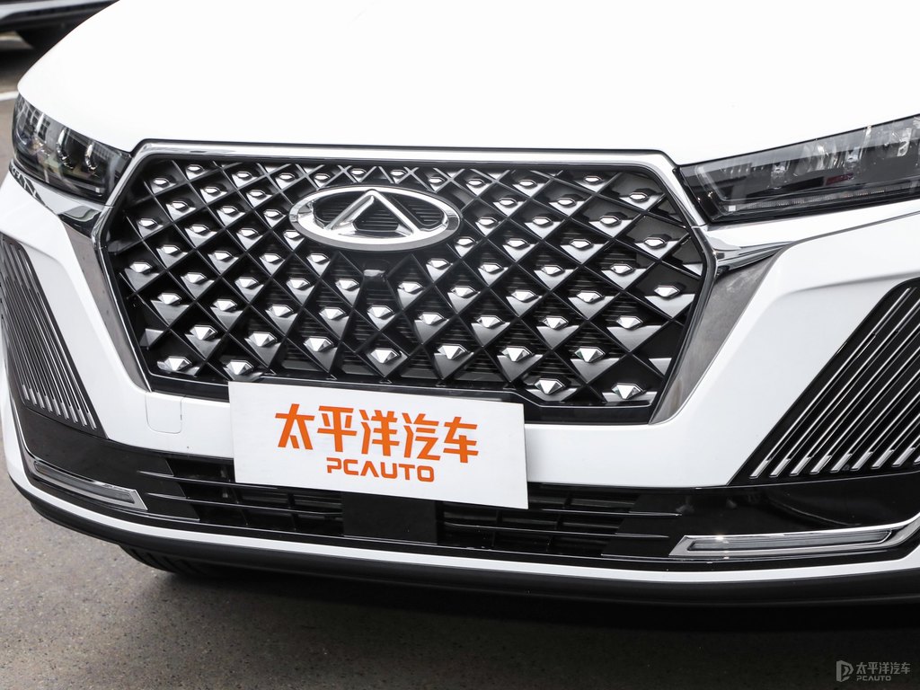 珍珠白瑞虎7車頭外觀圖片