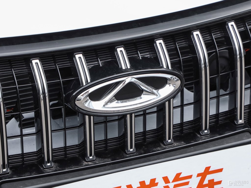 珍珠白艾瑞澤5車頭外觀圖片