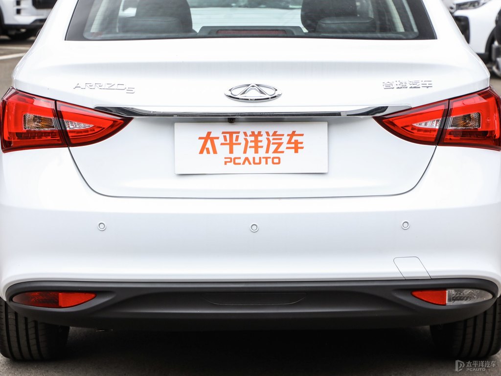 珍珠白艾瑞澤5車尾外觀圖片