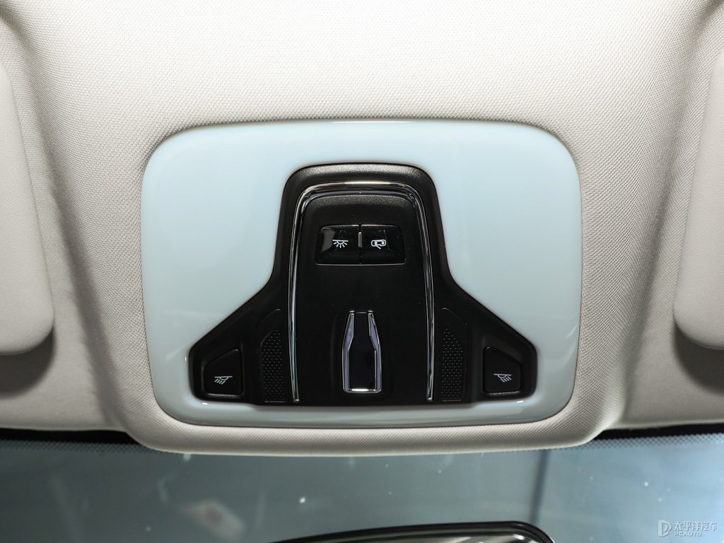 珍珠白艾瑞澤5車廂內(nèi)飾圖片