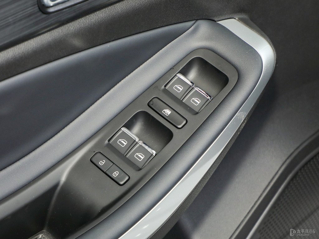 珍珠白艾瑞澤5車廂內(nèi)飾圖片
