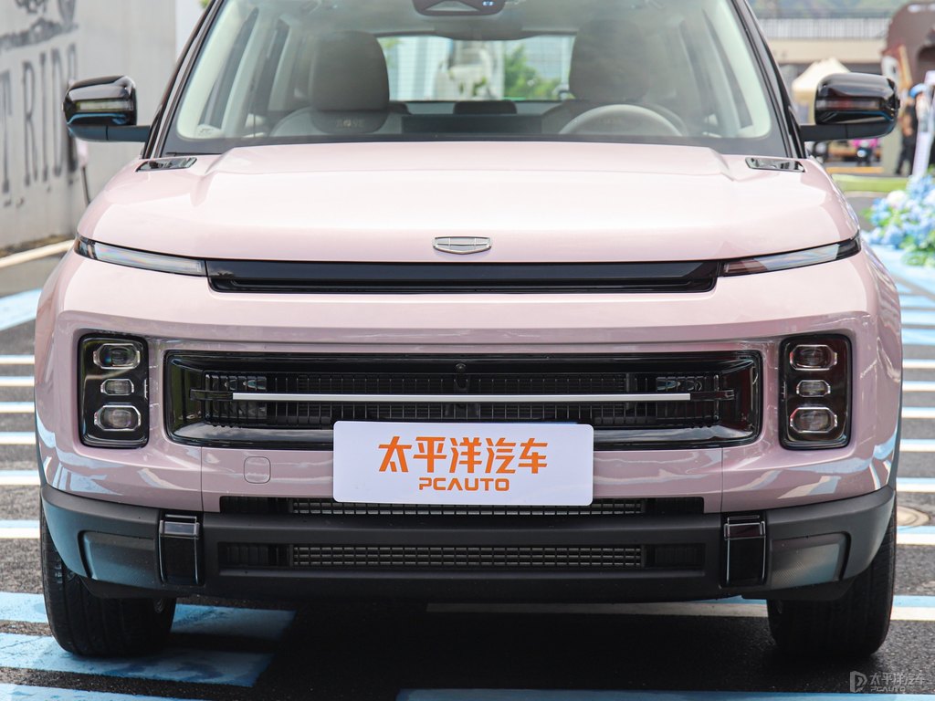 莓果粉吉利ICON車頭外觀圖片