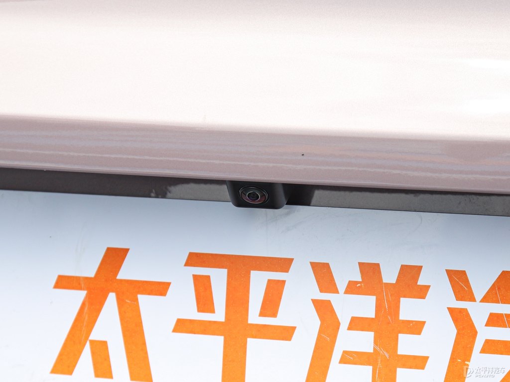 莓果粉吉利ICON車(chē)尾外觀圖片