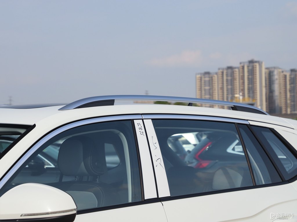 極地白探岳車身外觀圖片