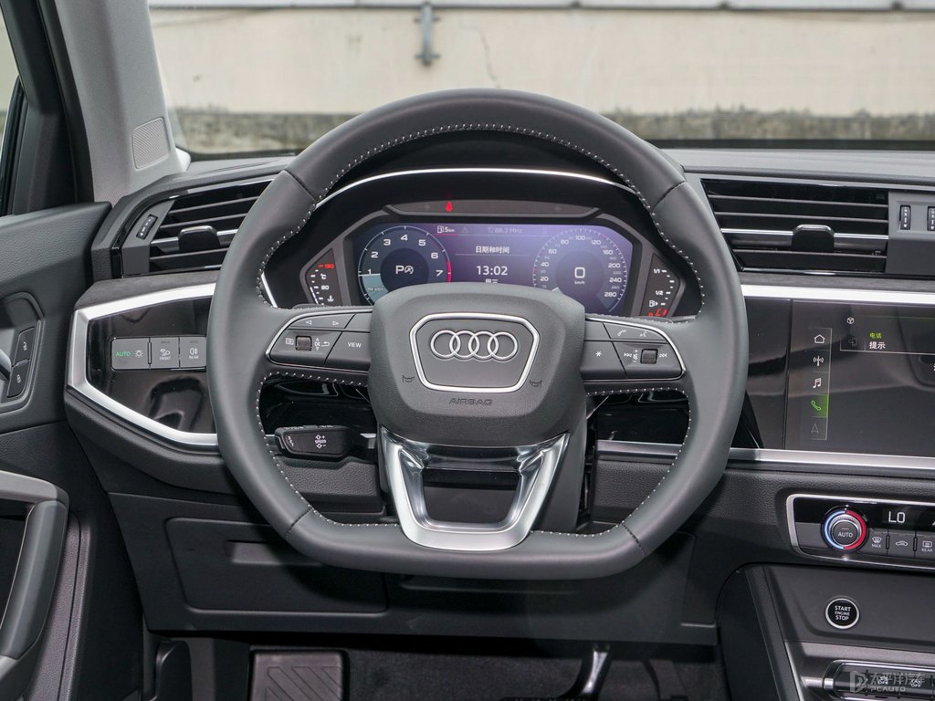 奧迪q3 2016款 30 tfsi 標準型內飾舒服嗎 奧迪q3購車