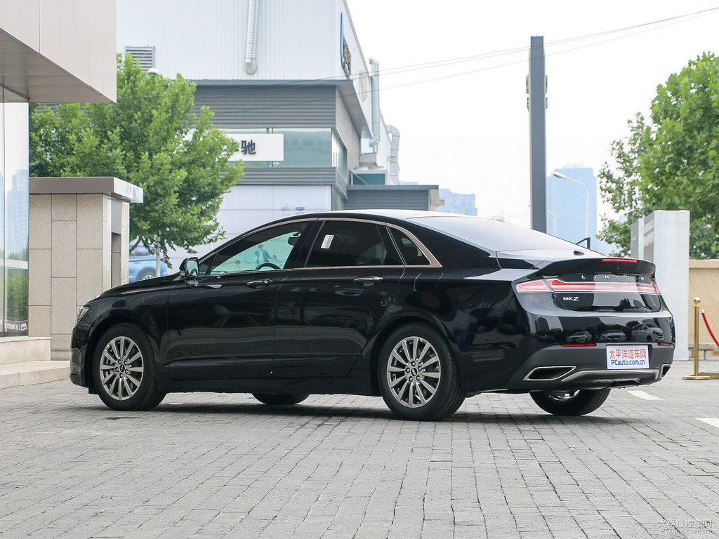 林肯mkz 混動 自動版空間寬敞嗎 林肯mkz購車手冊