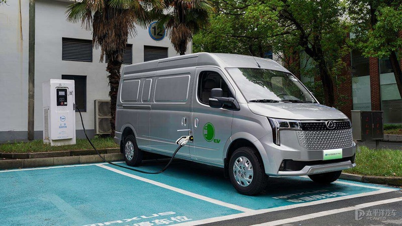 對比江鈴特順ev,新能源貨運麵包車上汽大通maxus ev80 pro綜合表現更