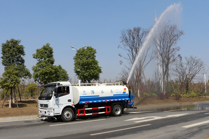 道路沖洗綠化10噸灑水車報價價格