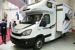 高性价比国六依维柯双拓展房车，云游双拓展房车仅需42.99W