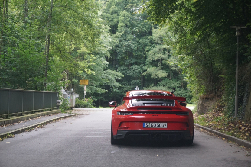 海外试驾保时捷911 GT3，它是最接近赛车的民用跑车？