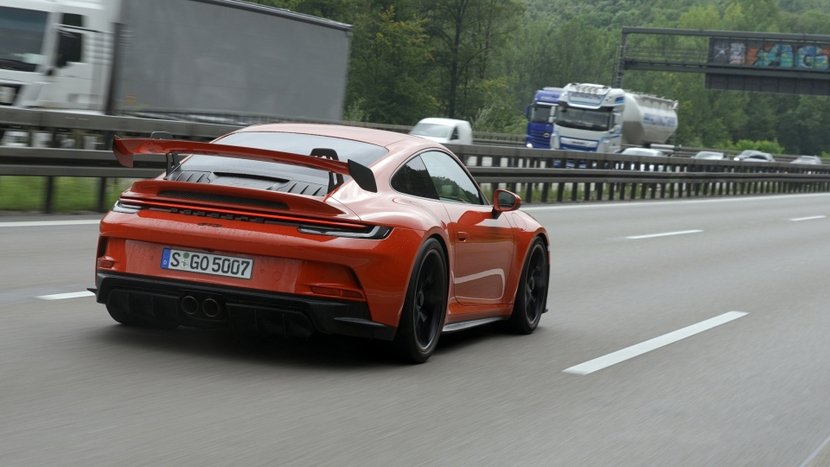 海外试驾保时捷911 GT3，它是最接近赛车的民用跑车？