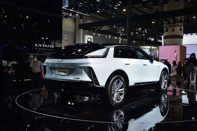 2021广州车展：凯迪拉克LYRIQ实拍，当美式豪华玩起纯电是什么样？