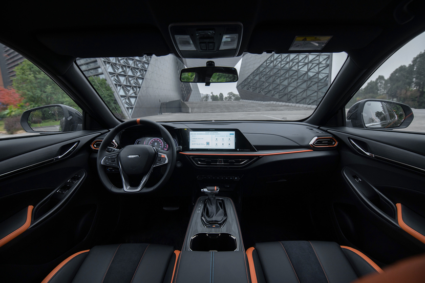 售10.09万元起 欧尚X5运动版正式上市 配一键超车模式