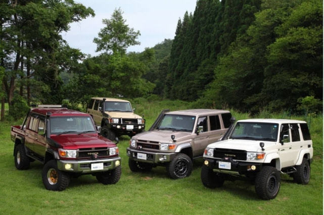 军用车,车名上靠模仿land rover ,而得名land cruiser(陆地巡洋舰)