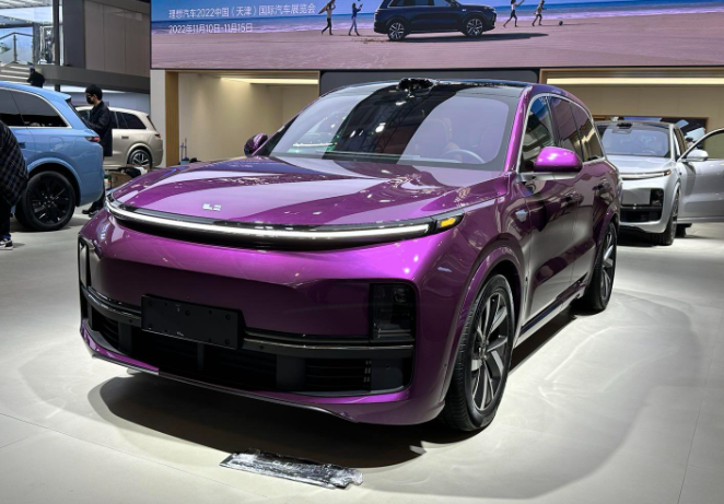 天津车展:标配魔毯空悬 体验理想l8紫色特别版