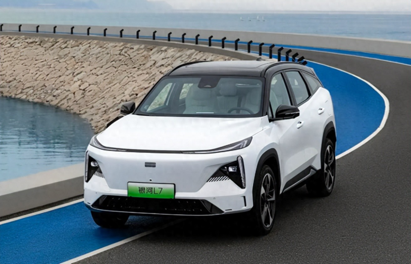 银河 L7：家庭智能电混 SUV 新典范
