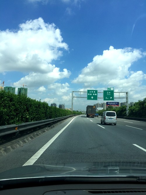二广高速现在广东境内也全线开通了,可以直接到连南地区,于是决定兜个