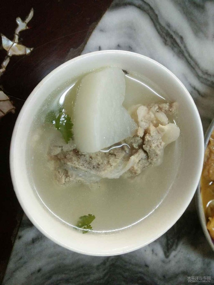 白蘿蔔骨頭湯骨頭湯