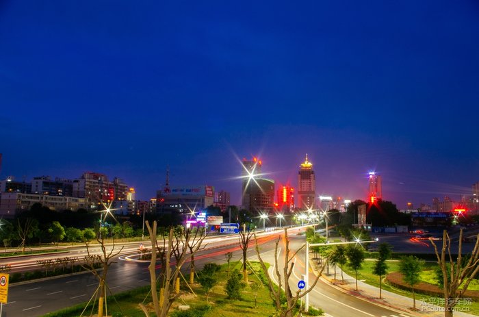 陕西省渭南市高新区的渭河湿地晚霞和市区夜景图集 宋渭涛 摄影