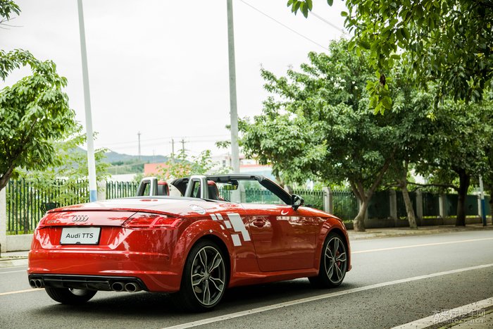 夏日車視界敞篷在夏天就應該打開奧迪tts我的跑車夢