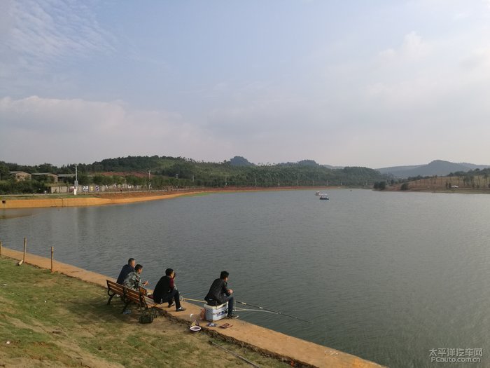 桂阳望湖山庄水上乐园图片