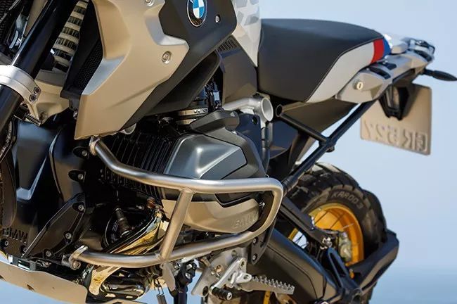 侃弟點評:bmw r 1250 gs這款寶馬新一代水鳥誕生了,基本沿用了