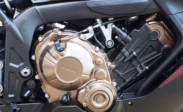 摩托车高转速发动机_Honda CB750历史_大排量摩托车直列4缸